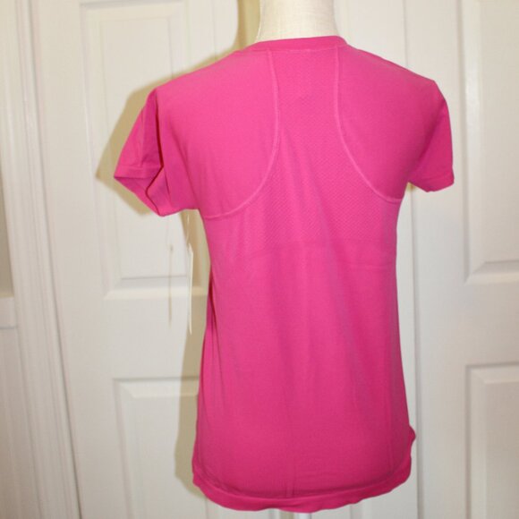 Athleta Momentum Seamless Tee- New with Tag!! - Picture 3 of 6